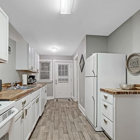 Villa Chic 2Br Duplex Free Parking Near Hospitals Des Moines Esterno foto