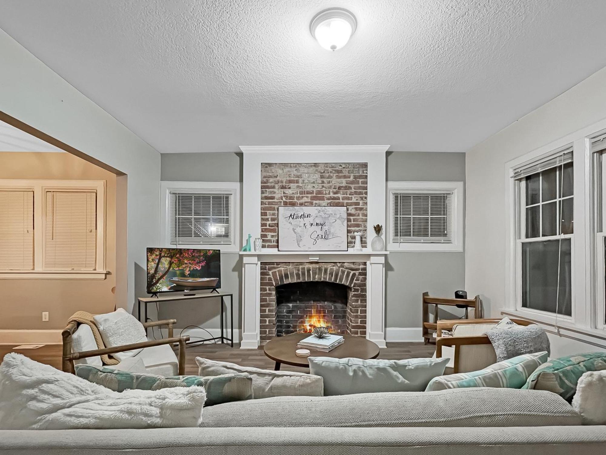 Villa Chic 2Br Duplex Free Parking Near Hospitals Des Moines Esterno foto